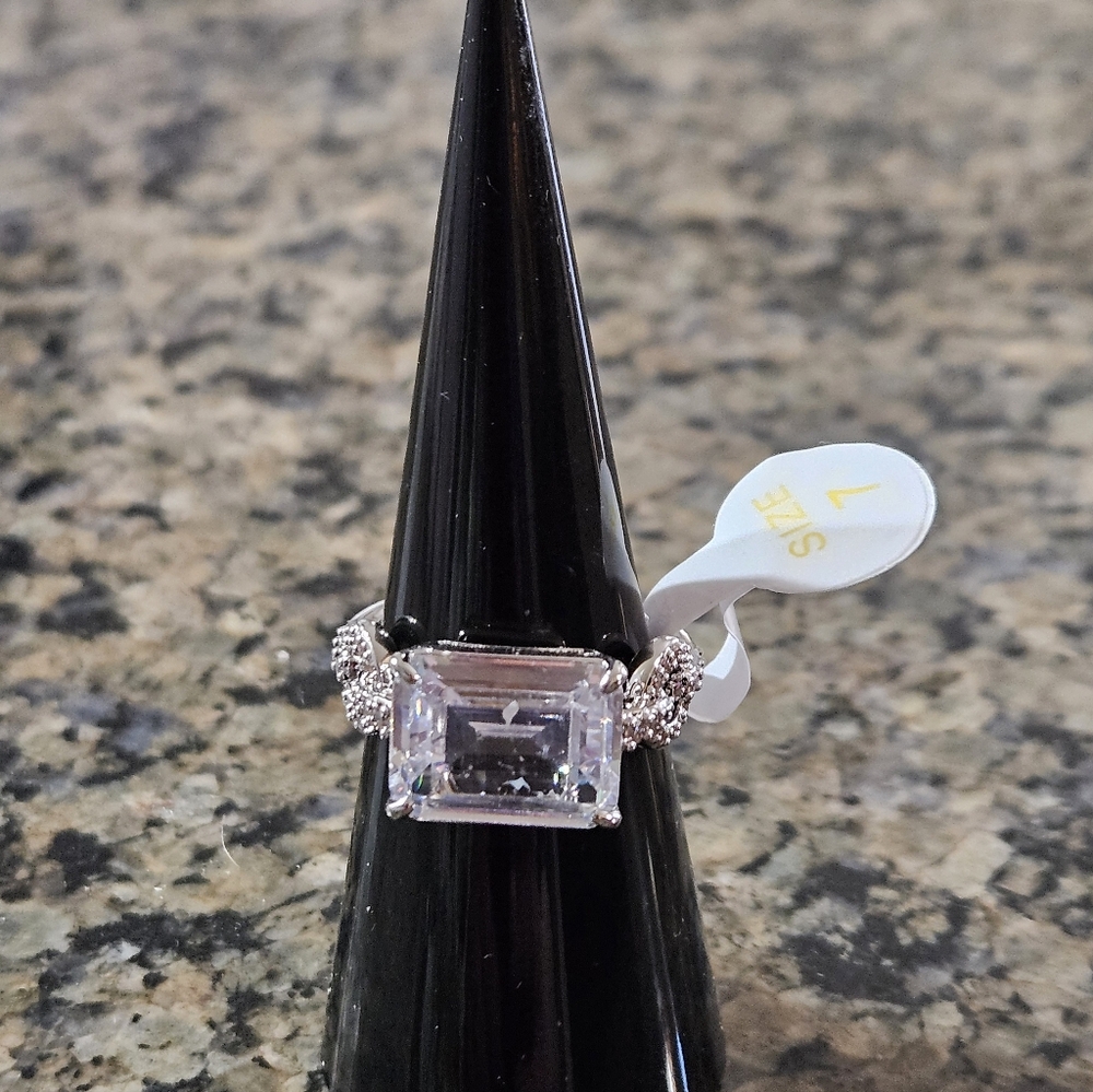 Bomb Party RG15917 "Sparkle To Count On" Diamond Cubic Zirconia Sz 7